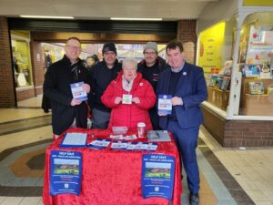 Cynthia-Duce-with-helpers-at-Newtown-Bear-Lanes